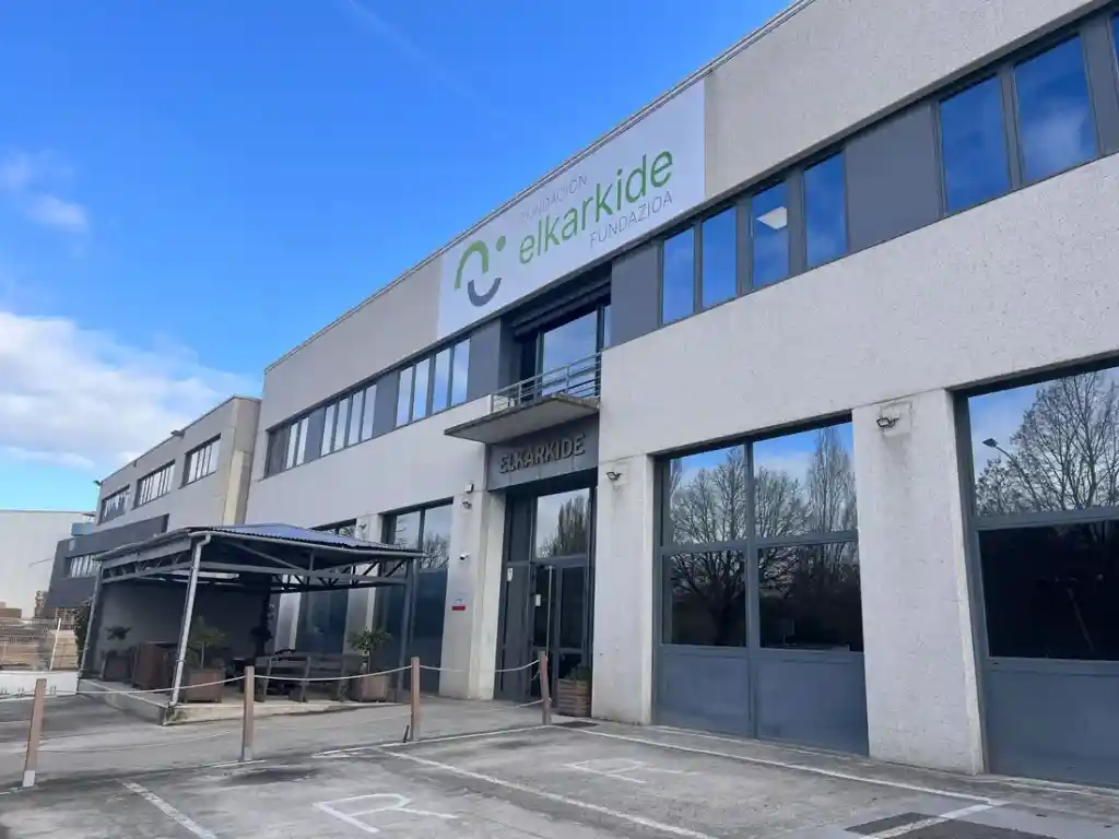 Fundación ELKARKIDE en el Polígono Industrial Mocholi